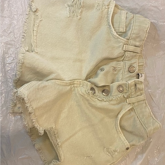 Stylish mint green Shorts - Picture 1 of 3